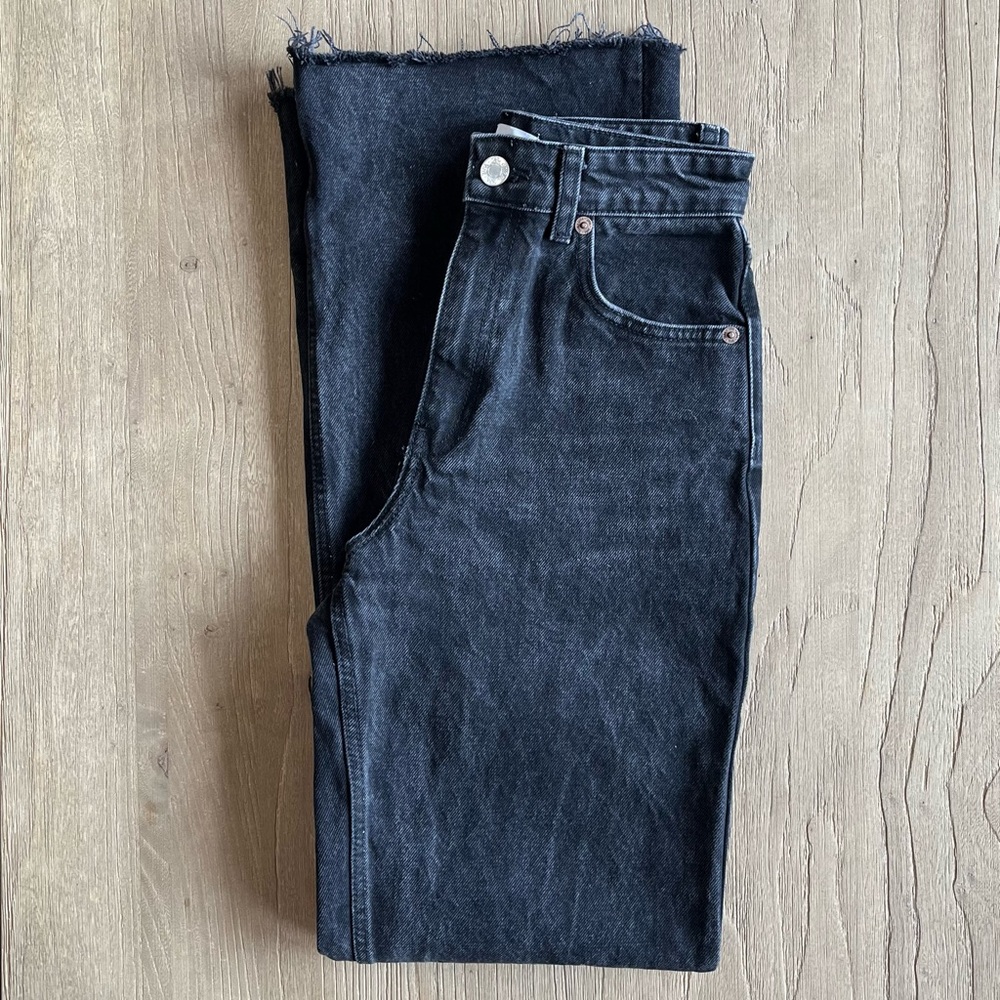 ZARA Black Jeans High-rise Wide leg Raw hem, Size US4 / EUR36